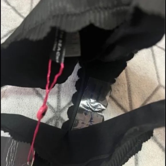 NWT “South Beach” bikini set - Picture 2 of 7